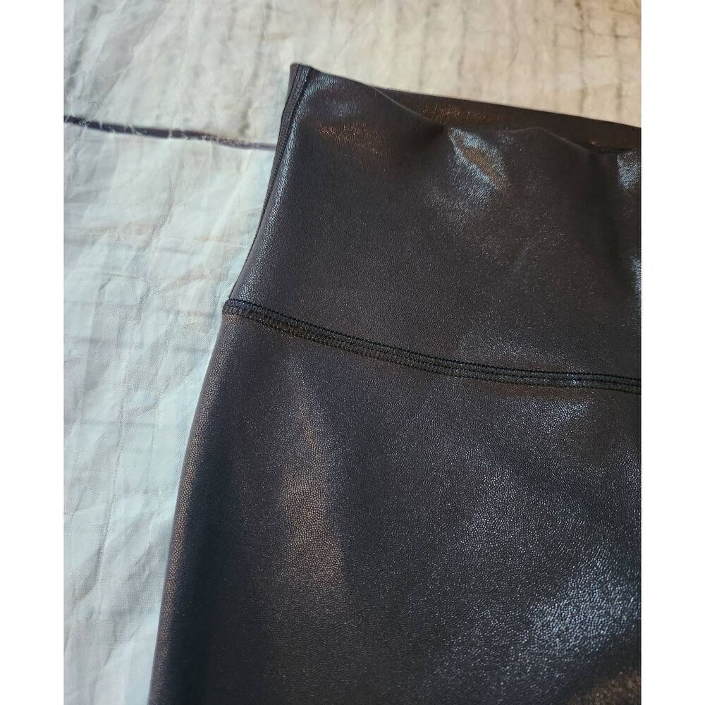 Lululemon Wunder Train High Rise Tight Black Foil Size 6 - Picture 5 of 7
